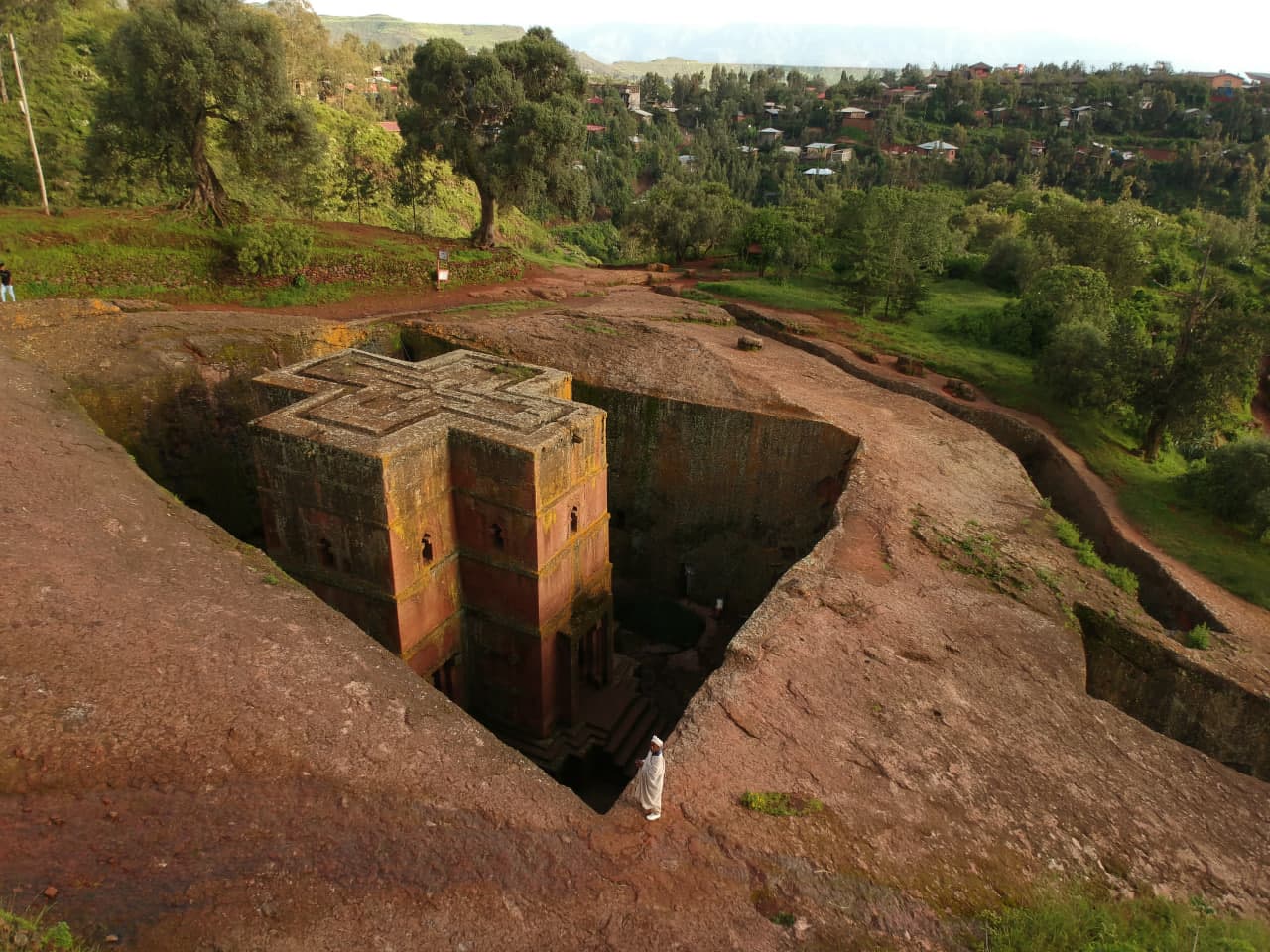 Subterranean Tunnels & Monoliths