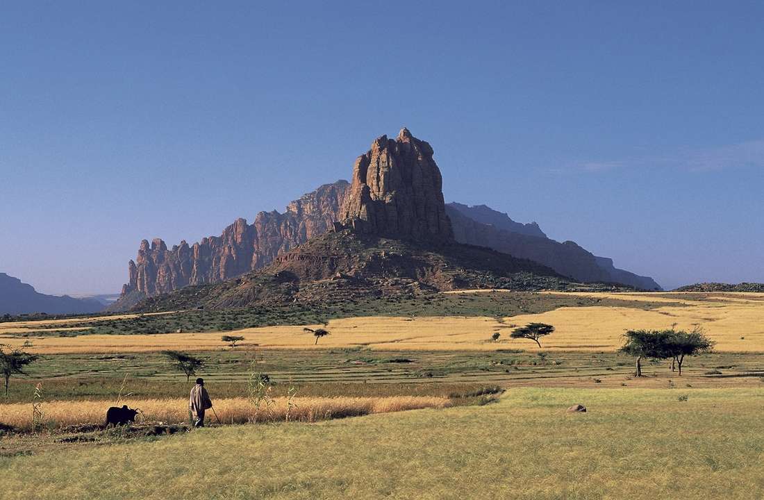 The climb into the Gheralta cluster